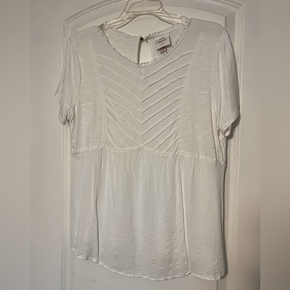 KNOX ROSE White Flowy Top - Size L - Runs Small